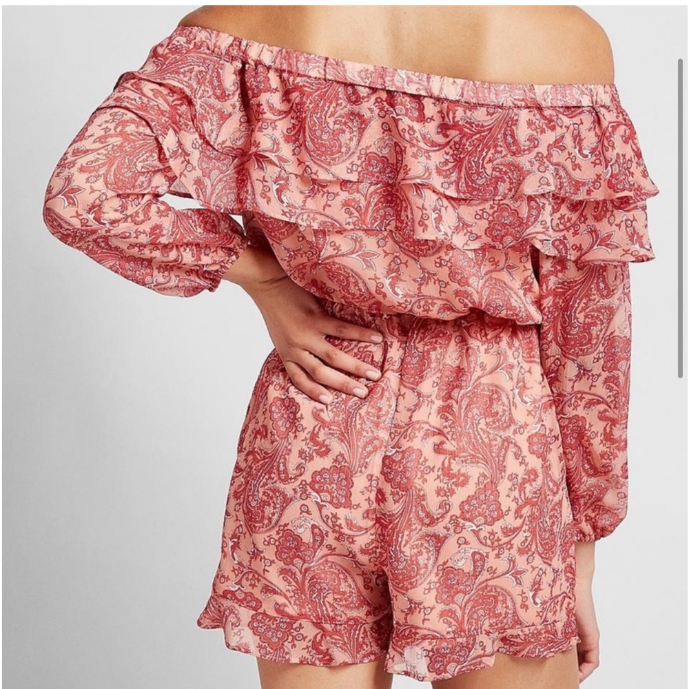 NEW‼️Express Ruffle Romper - Picture 2 of 6